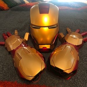 Iron Man Helmet & Gauntlets